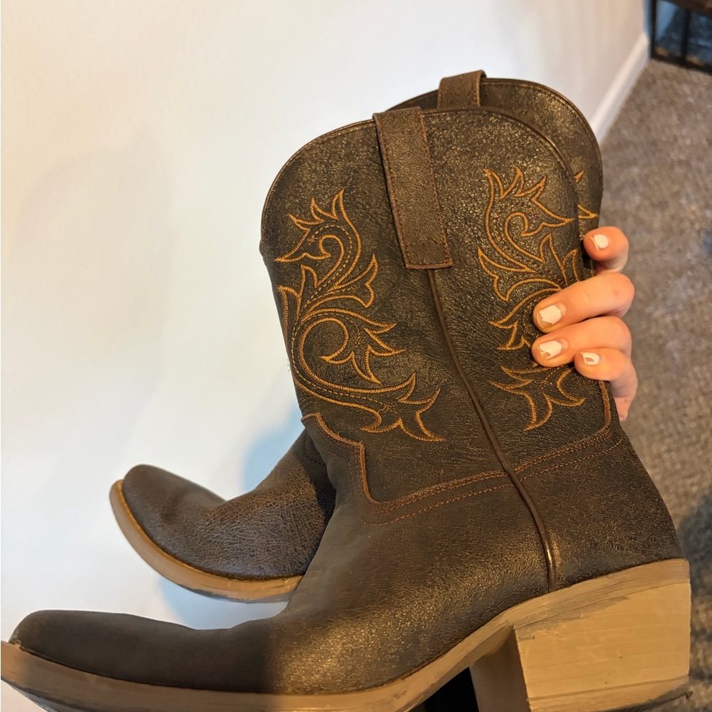 Classic Brown Embroidered Western Boots